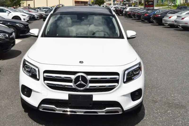 2022 Mercedes-Benz GLB GLB 250 4MATIC's photo