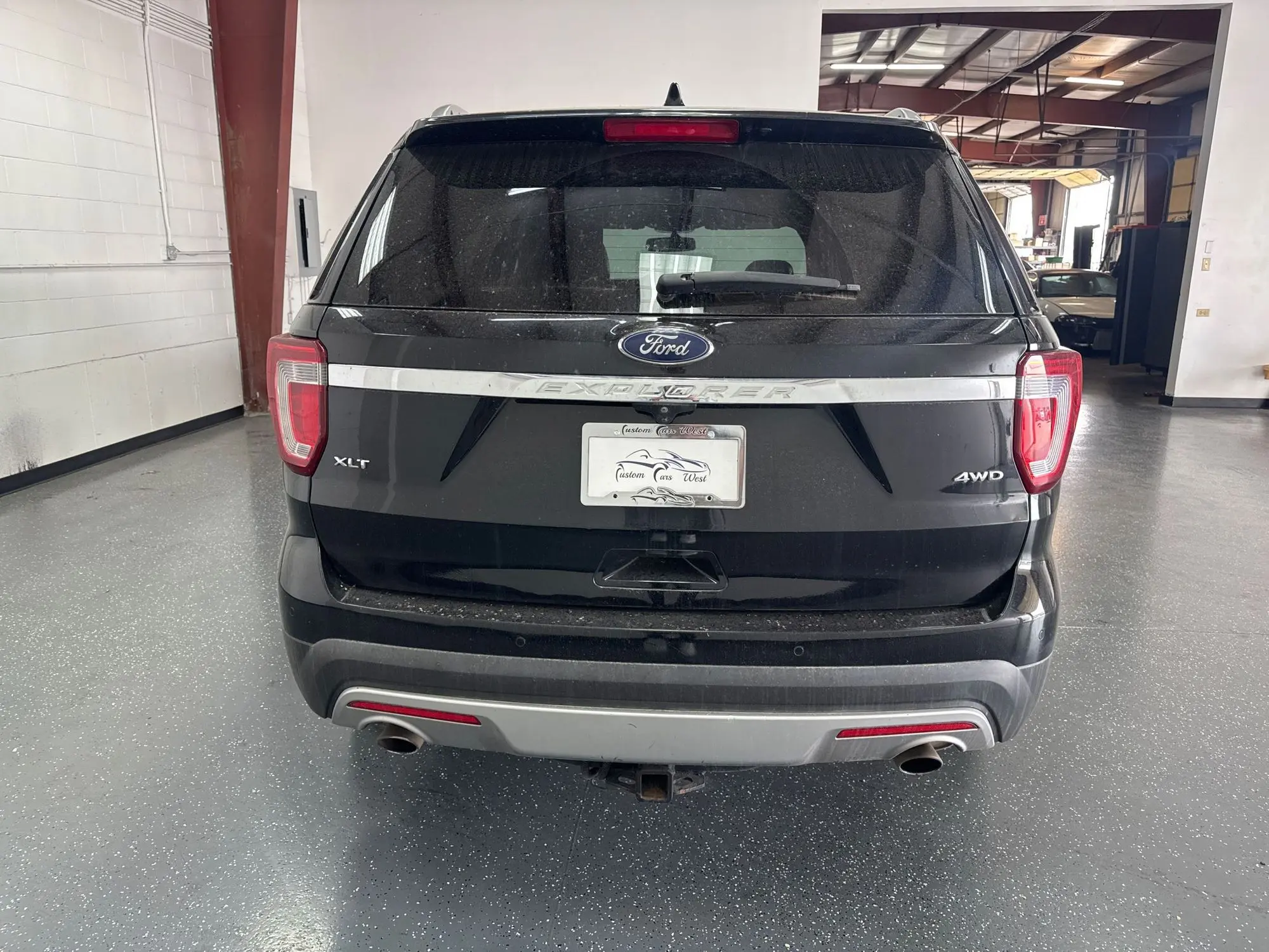 2017 Ford Explorer XLT 4WD photo 5