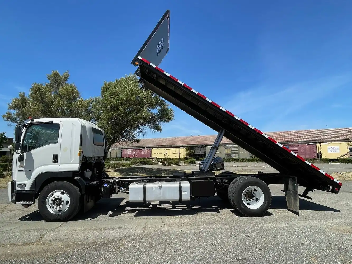 2018 Isuzu FTR's photo