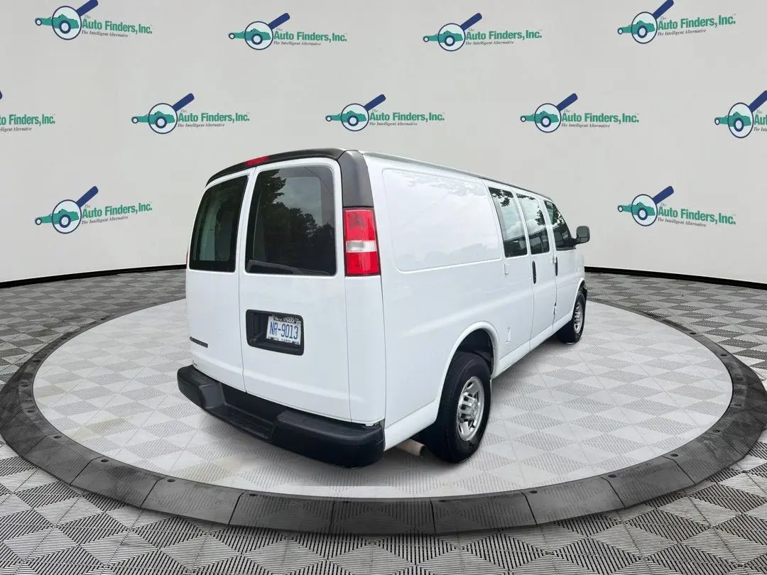 2022 Chevrolet Express 2500 Work Van HD photo 5