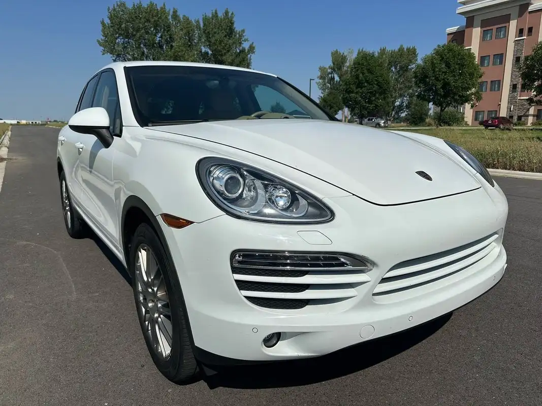 2013 Porsche Cayenne Tiptronic's photo