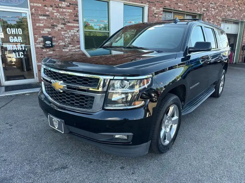 2018 Chevrolet Suburban 4WD 1500 LT's photo