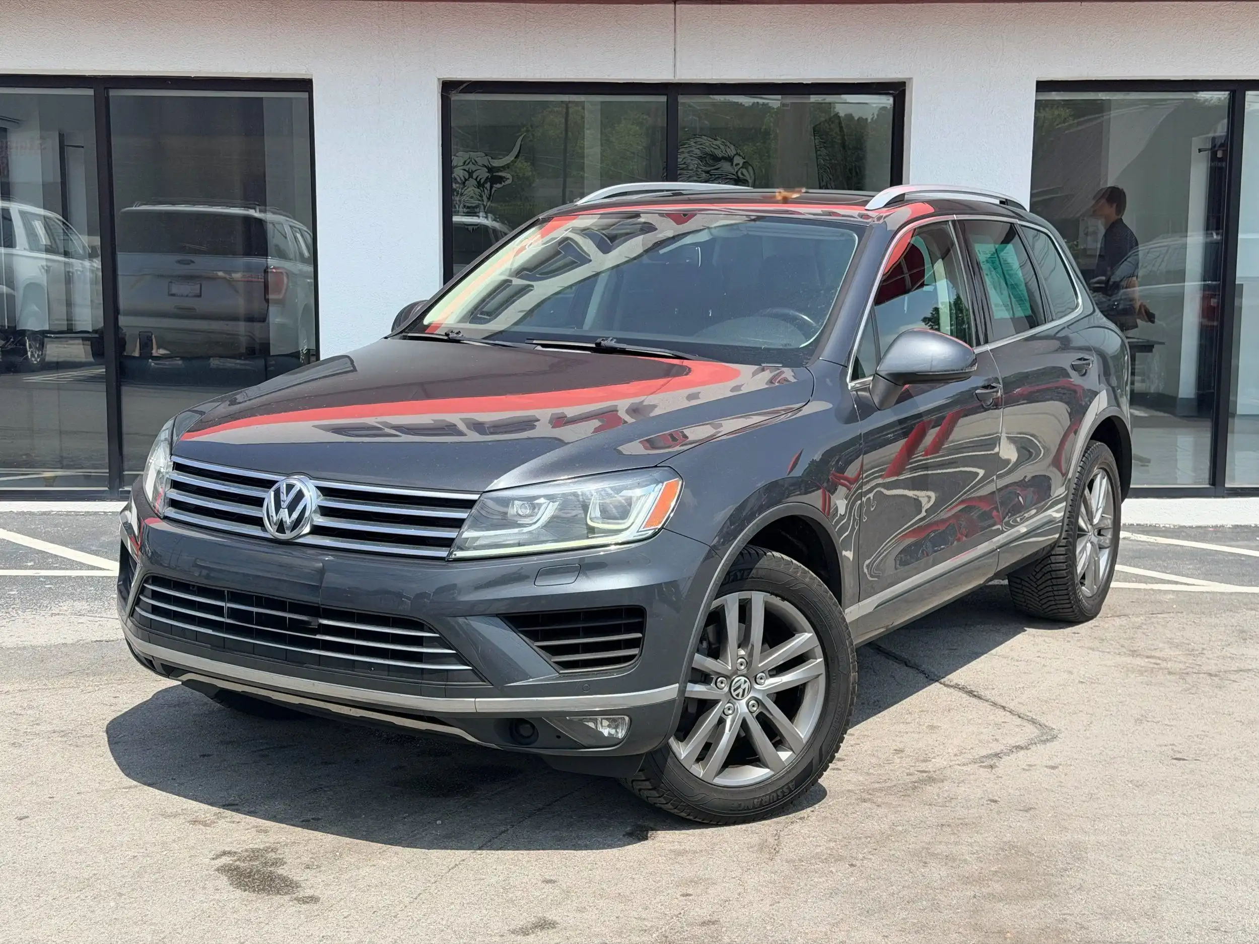 2016 Volkswagen Touareg V6 Sport's photo