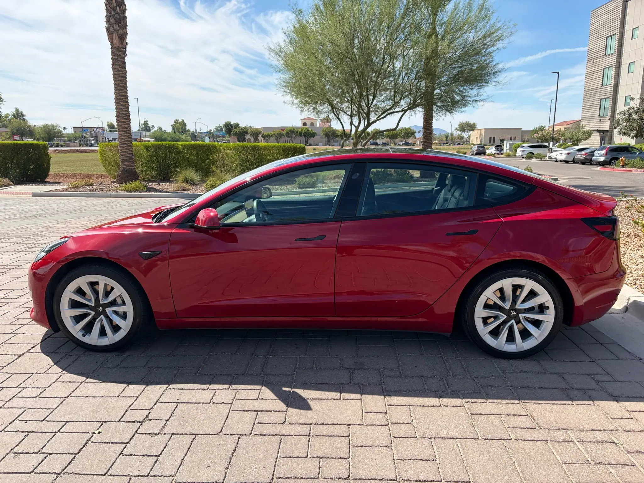 2022 Tesla Model 3 Standard Range Plus photo 5