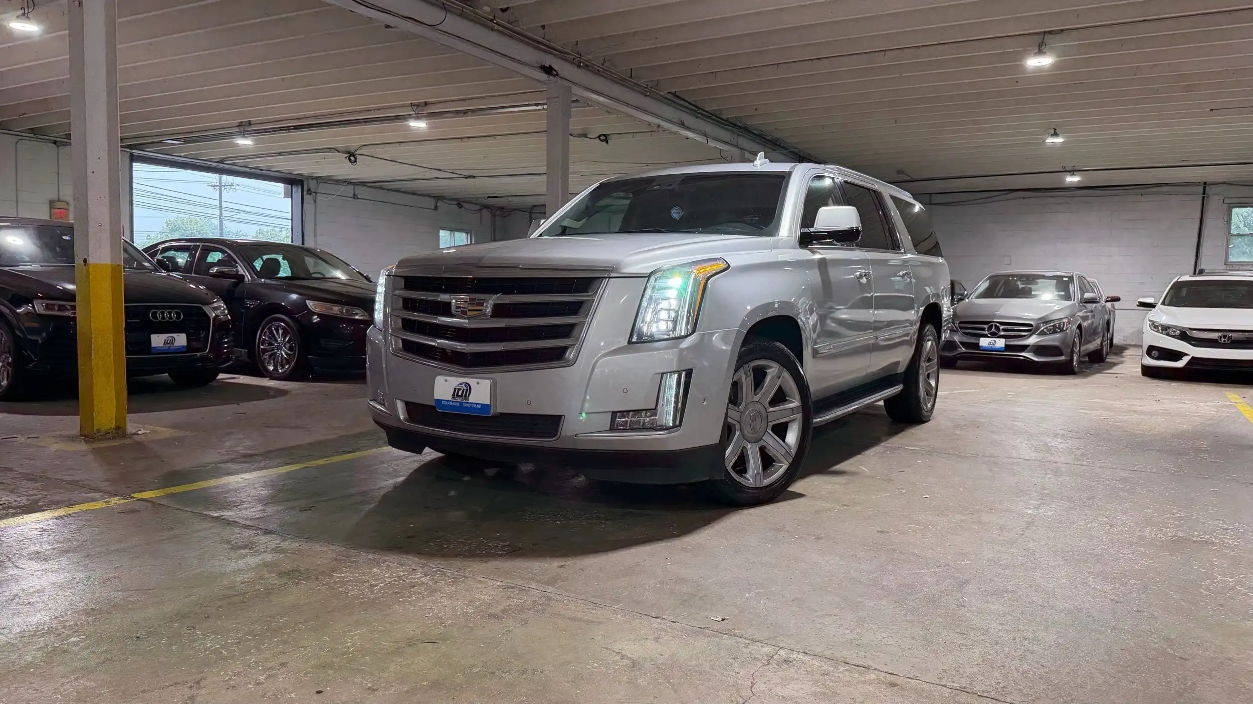 2017 Cadillac Escalade ESV AWD Luxury's photo
