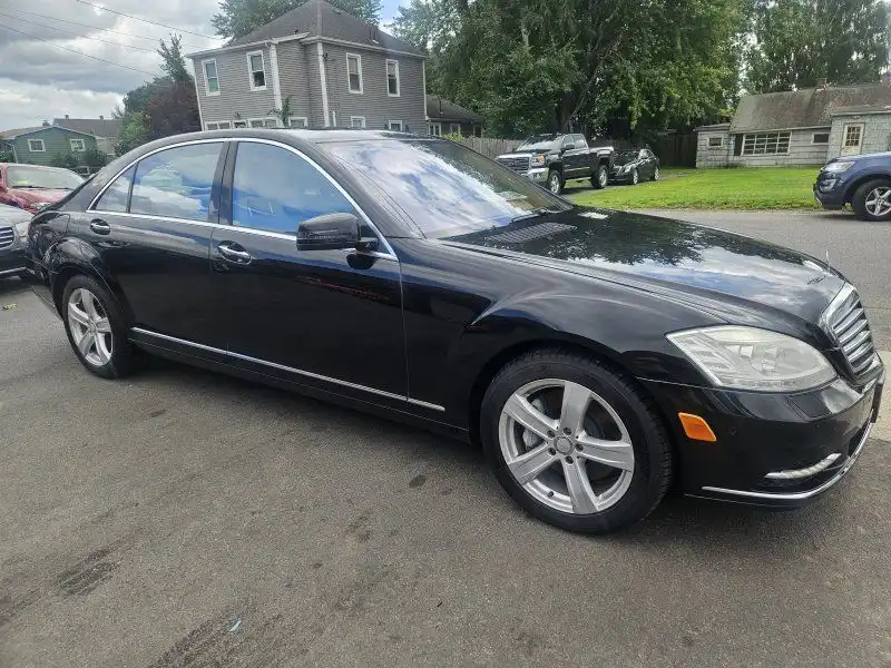 2011 Mercedes-Benz S-Class S550 4MATIC's photo