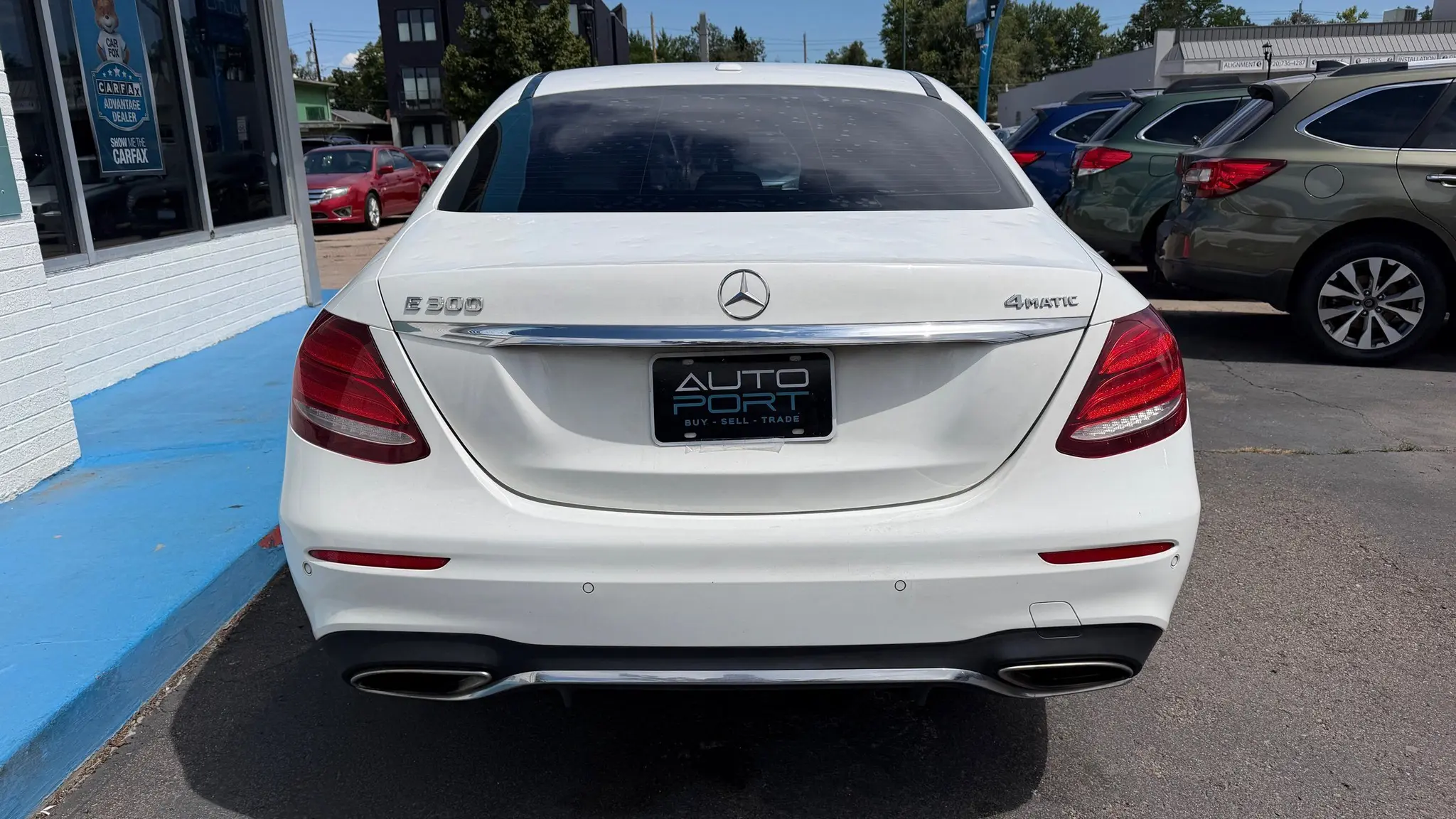 2017 Mercedes-Benz E-Class E300 4MATIC photo 3