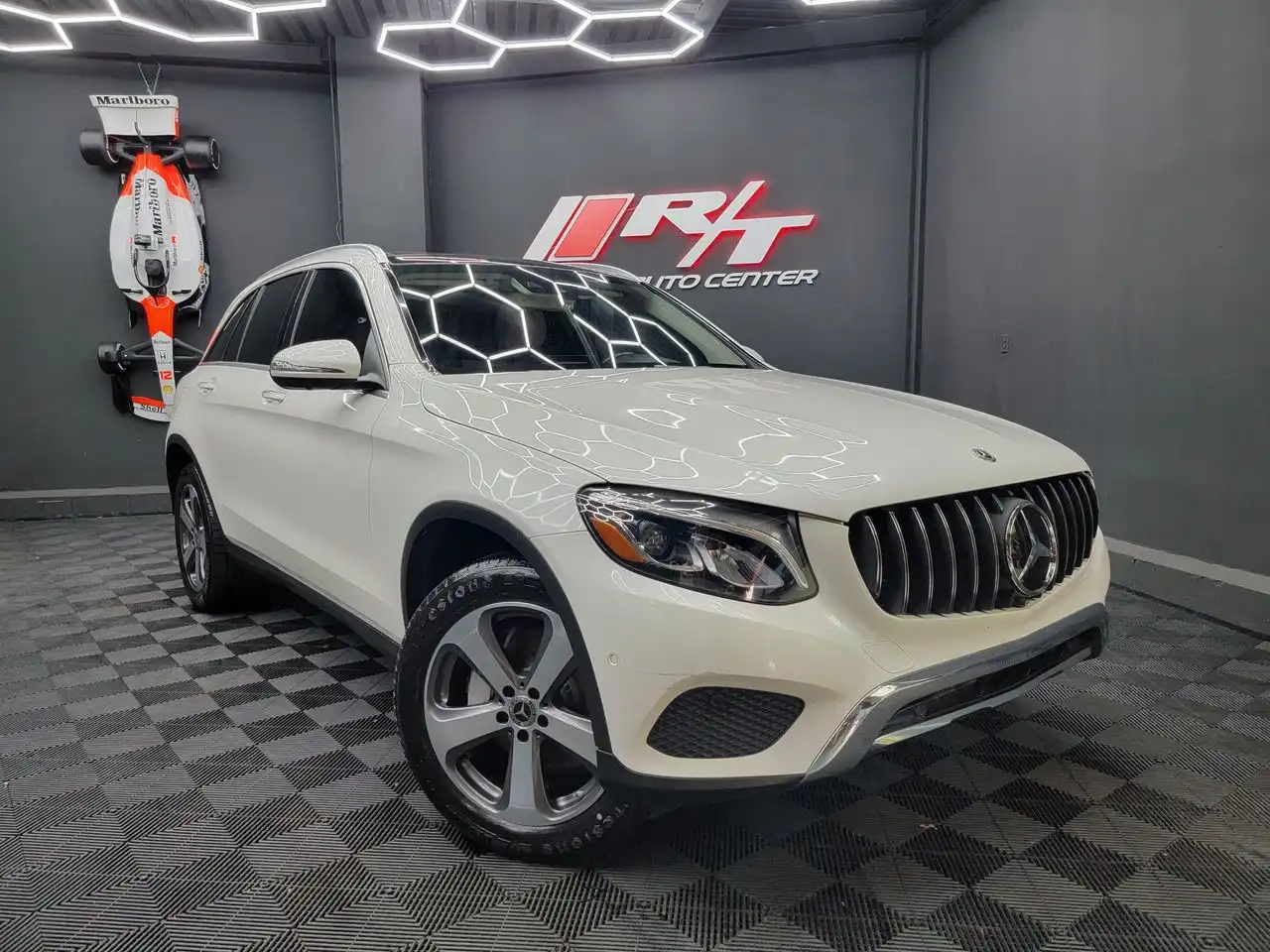 2018 Mercedes-Benz GLC GLC300 4MATIC's photo