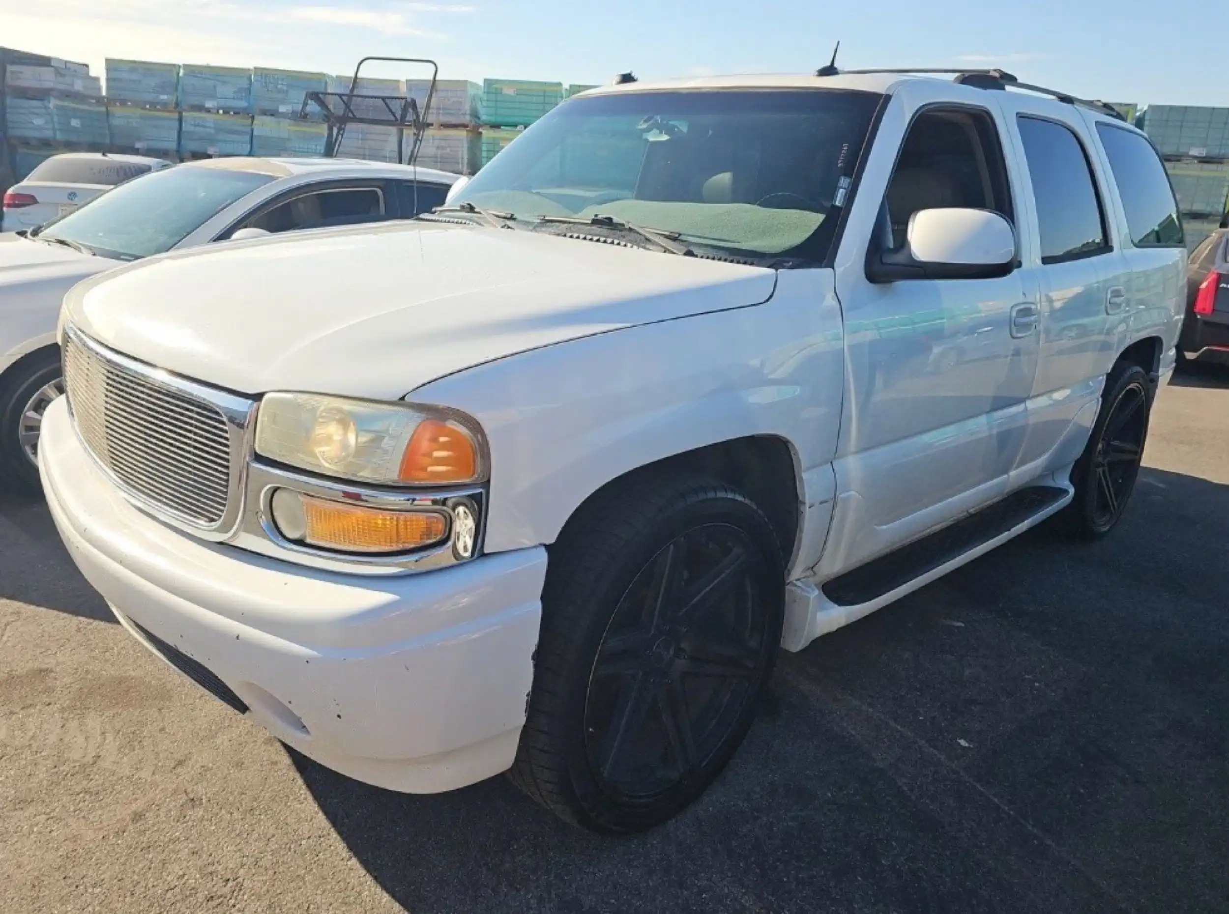2005 GMC Yukon Denali's photo
