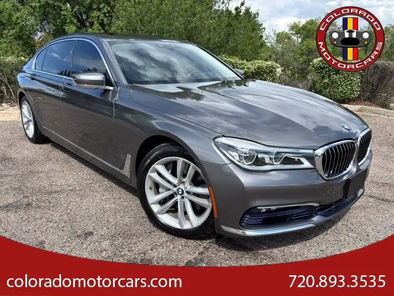 2016 BMW 7 Series 750i xDrive's photo