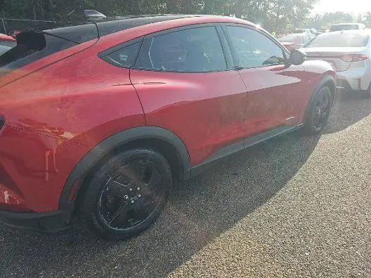 2022 Ford Mustang-Mach-e Select photo 5