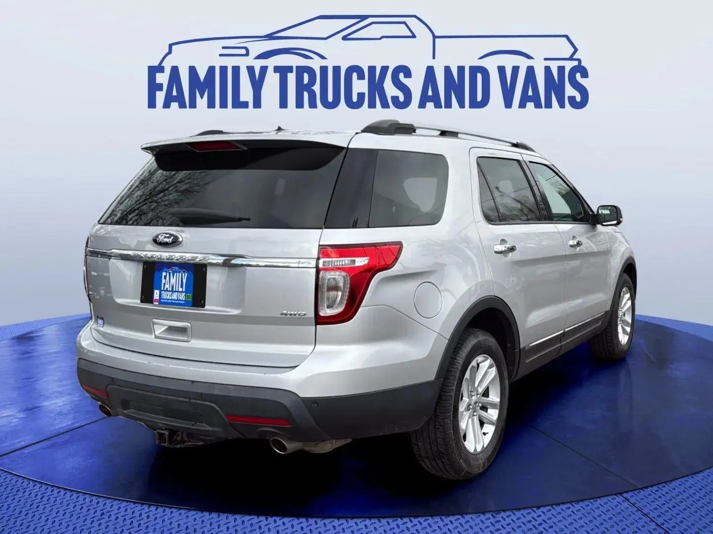 2013 Ford Explorer XLT 4x4 photo 5