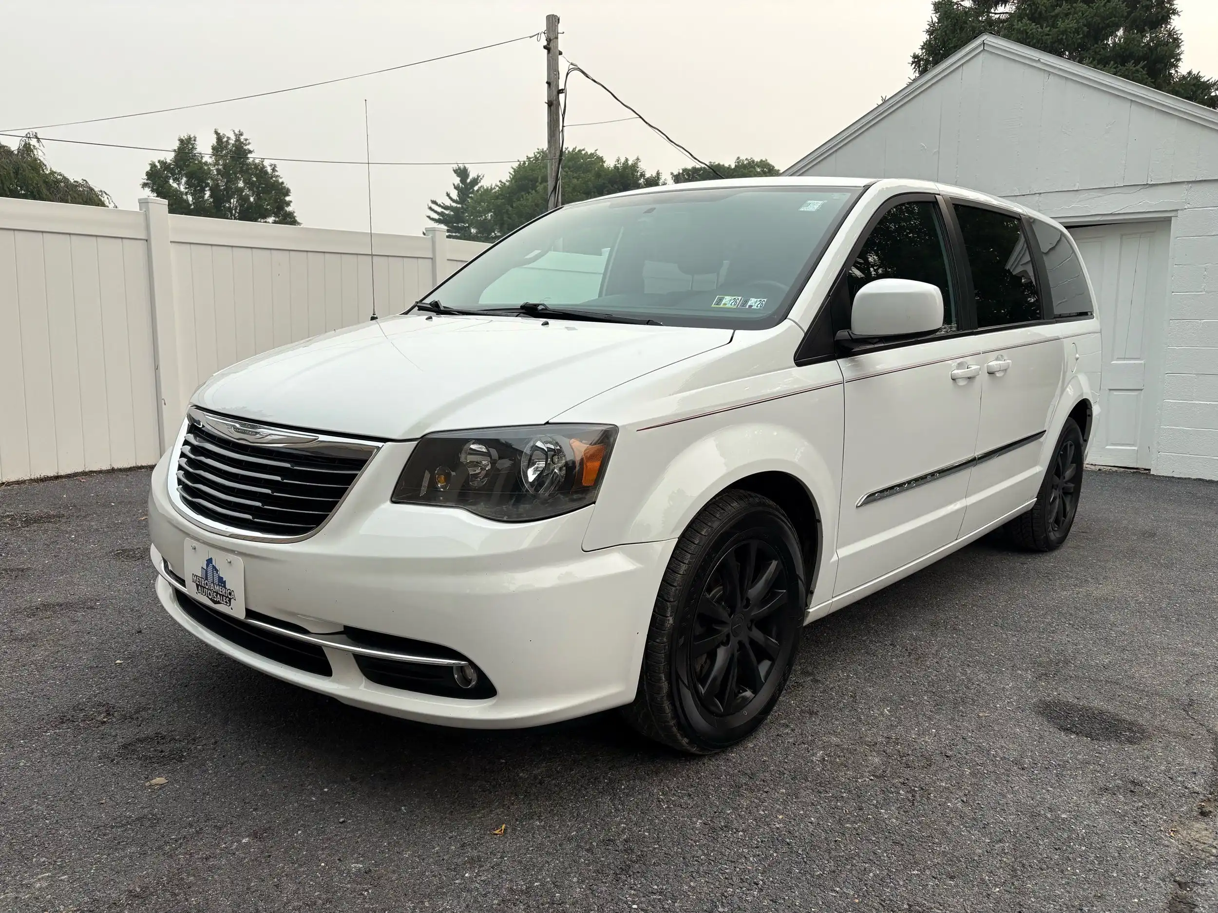 2014 Chrysler Town & Country S's photo