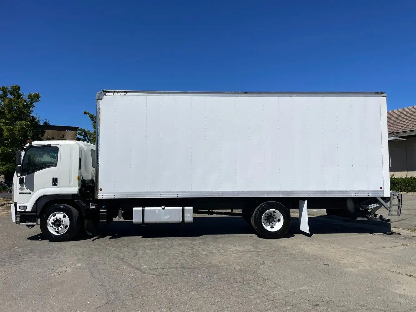 2022 Isuzu FTR's photo