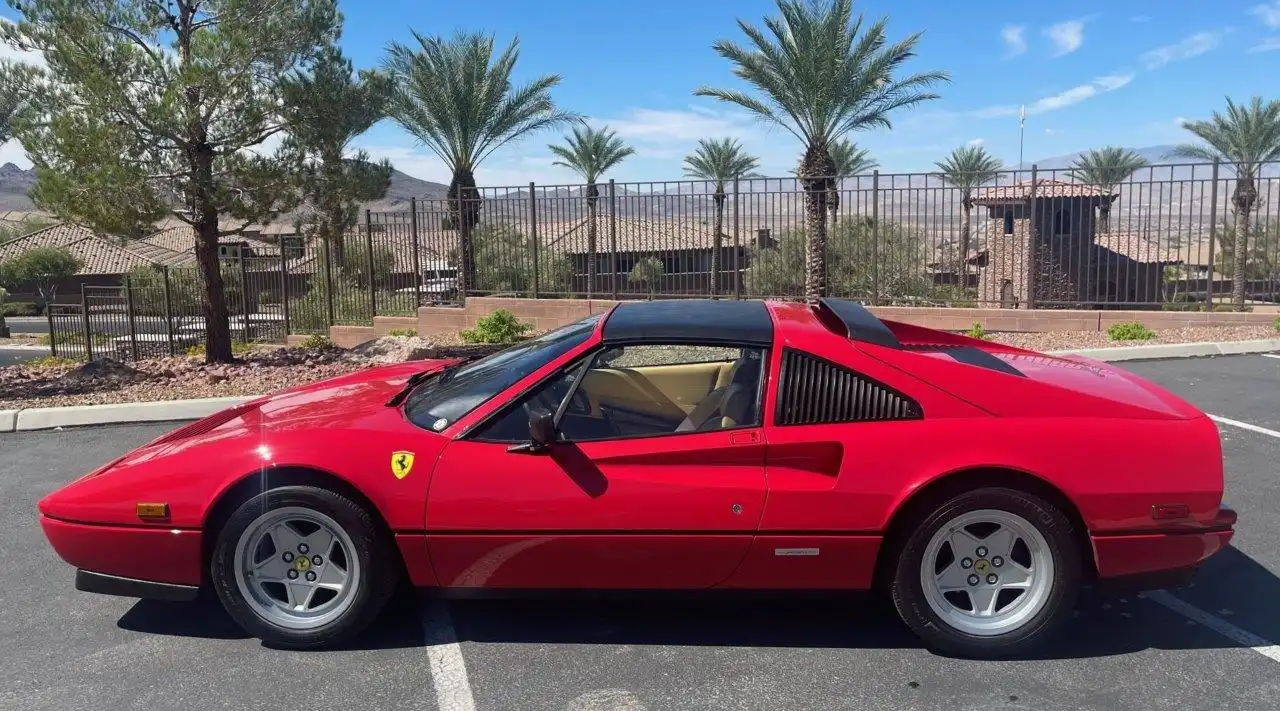 1988 Ferrari 328's photo