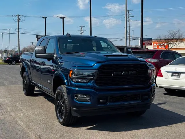 2024 RAM 3500 Limited 4WD Mega Cab photo 3