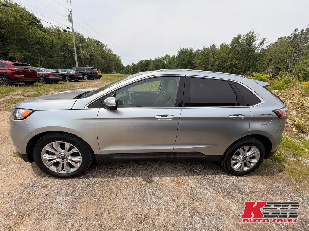 2020 Ford Edge Titanium AWD photo 4