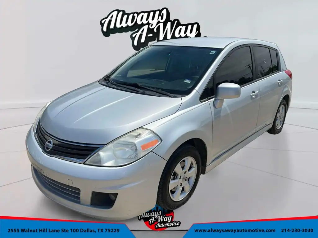 2011 Nissan Versa 1.8 S Auto's photo