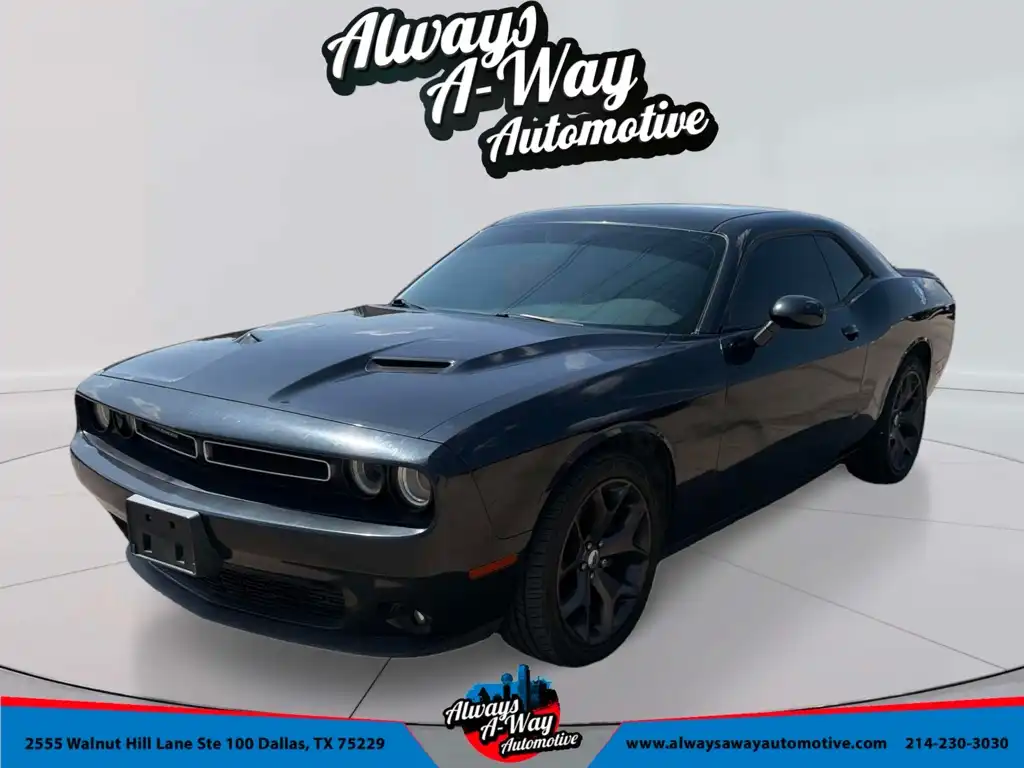 2017 Dodge Challenger SXT Plus's photo