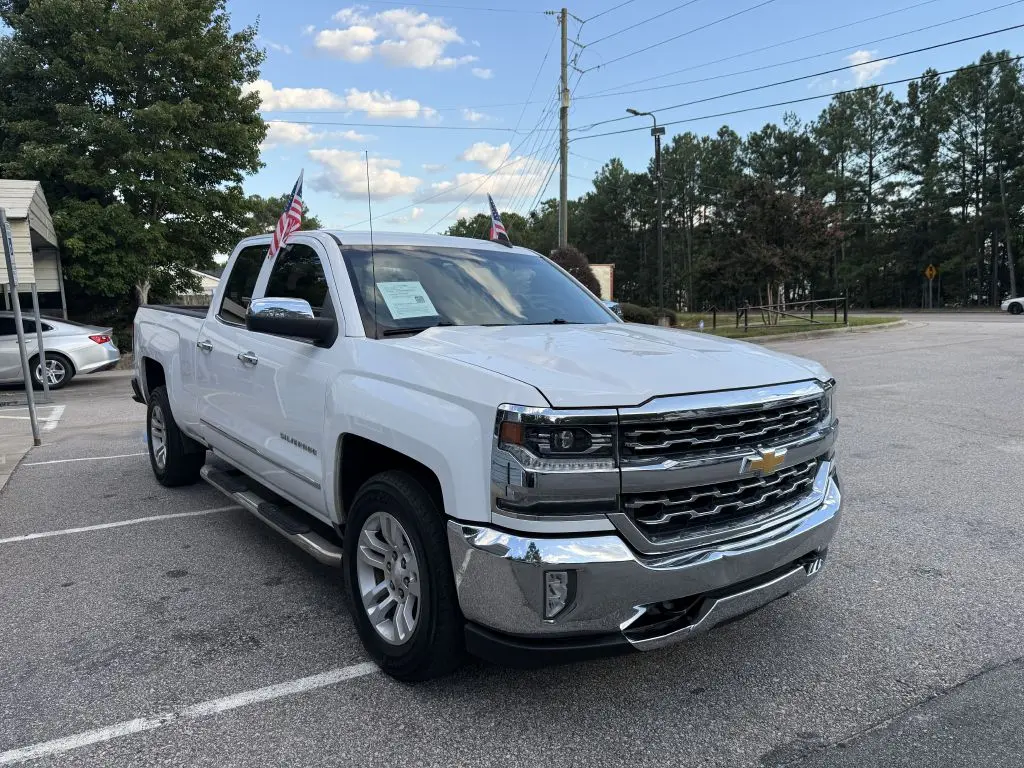 2018 Chevrolet Silverado 1500 LTZ Double Cab Std Box photo 3