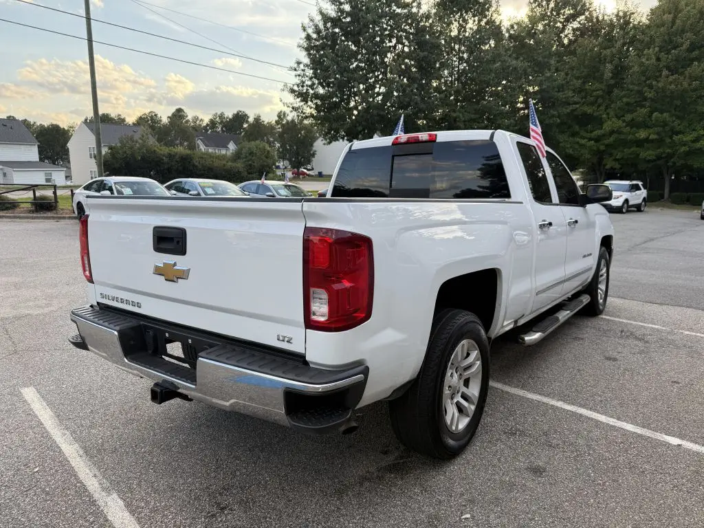 2018 Chevrolet Silverado 1500 LTZ Double Cab Std Box photo 5