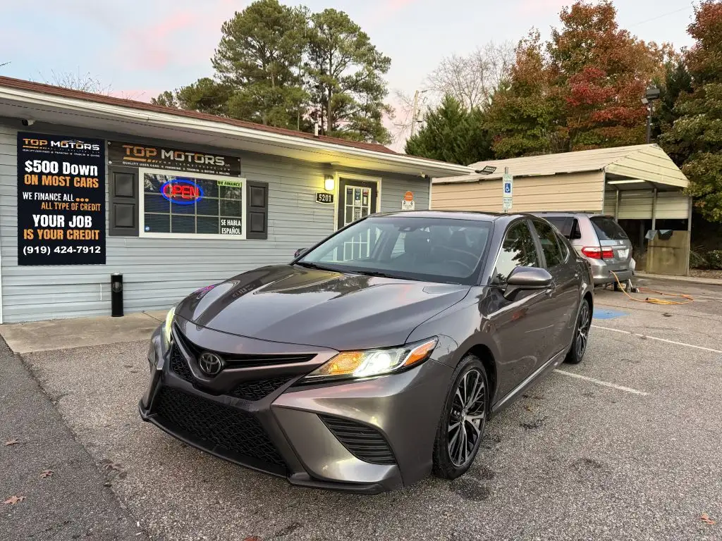 2020 Toyota Camry 2.5 Auto SE's photo