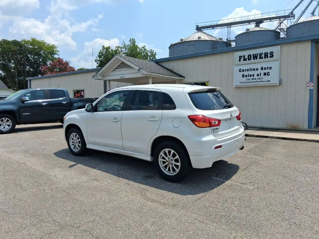 2011 Mitsubishi Outlander Sport ES AUTO's photo