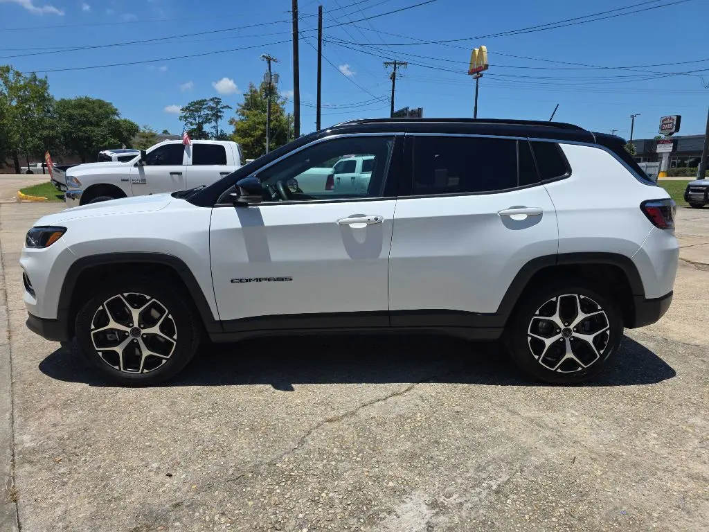 2025 Jeep Compass Limited 4X4 photo 5