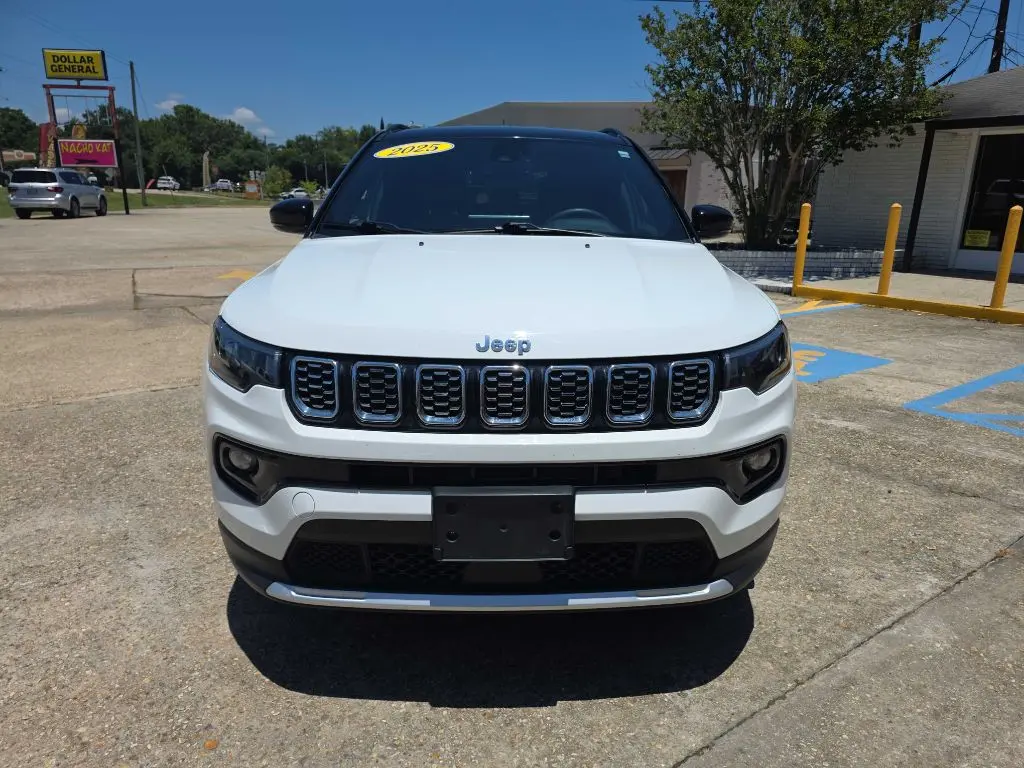 2025 Jeep Compass Limited 4X4 photo 3