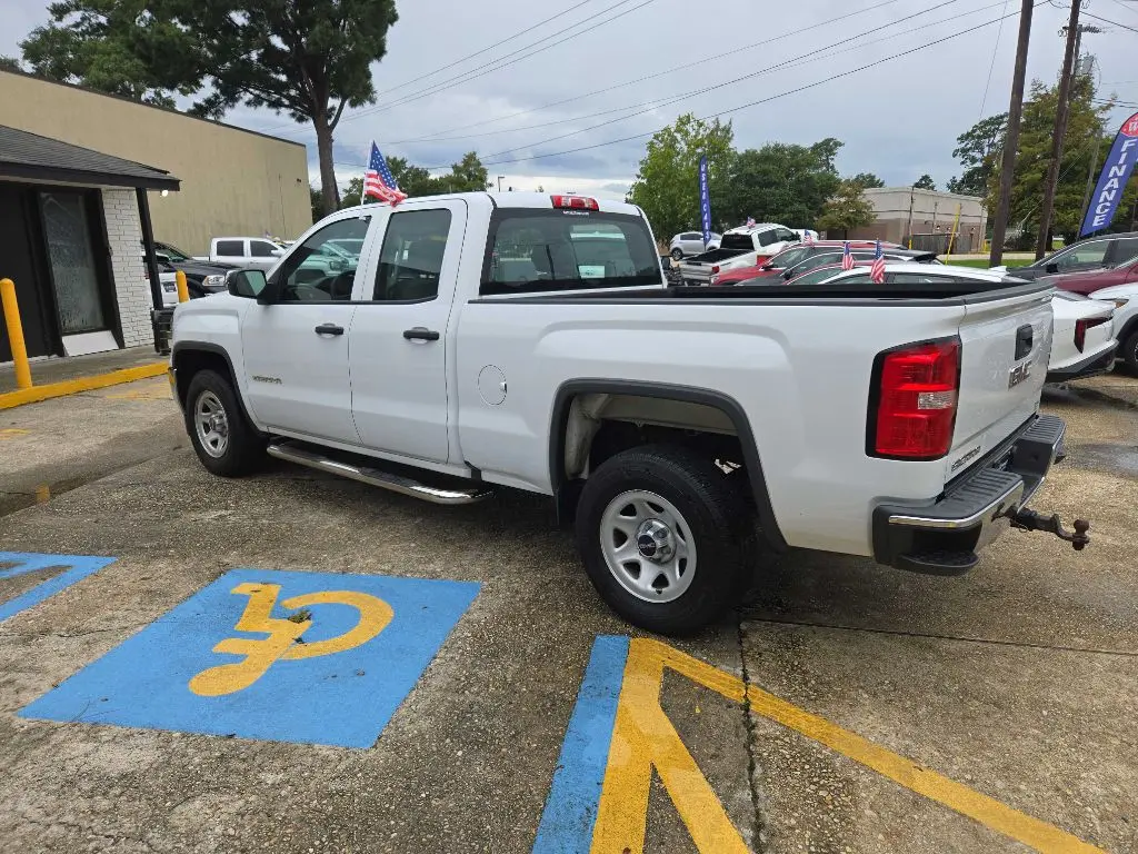 2017 GMC Sierra 2WD Double Cab Standard Box photo 4