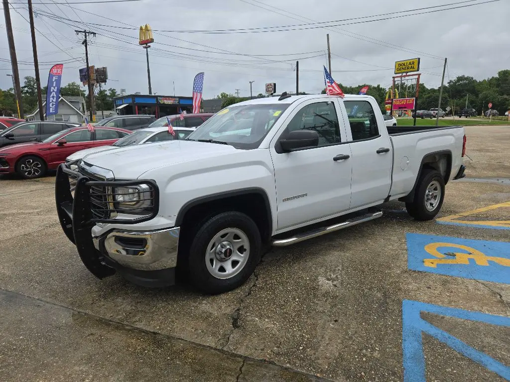 2017 GMC Sierra 2WD Double Cab Standard Box photo 3