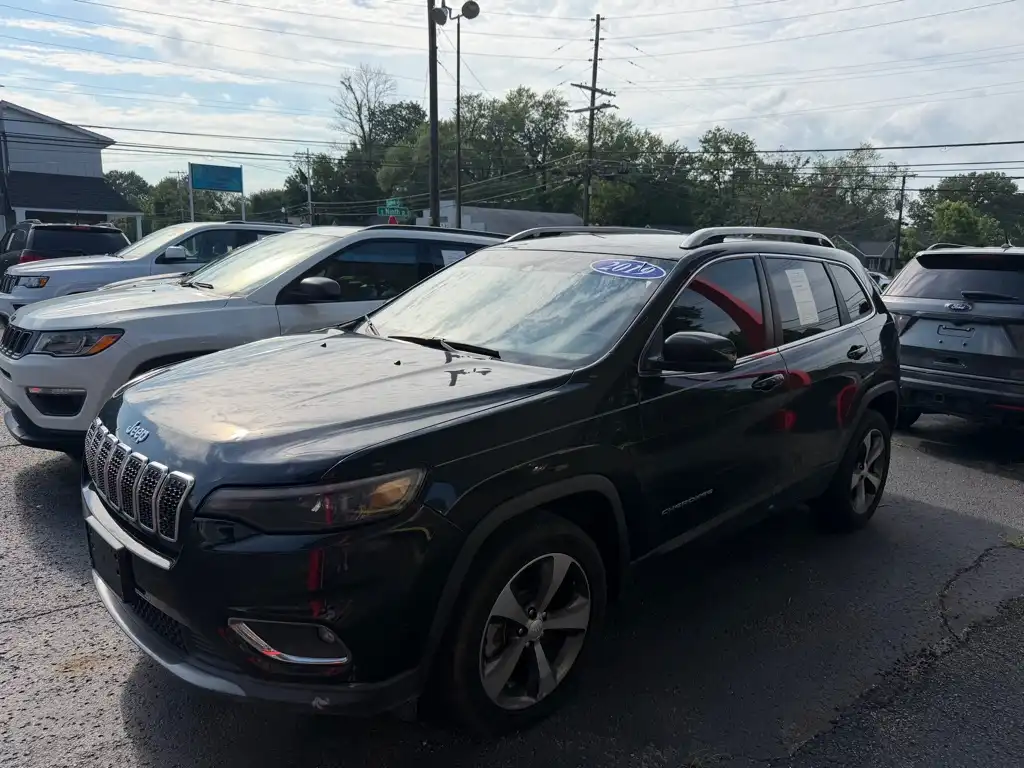 2019 Jeep Cherokee Limited's photo