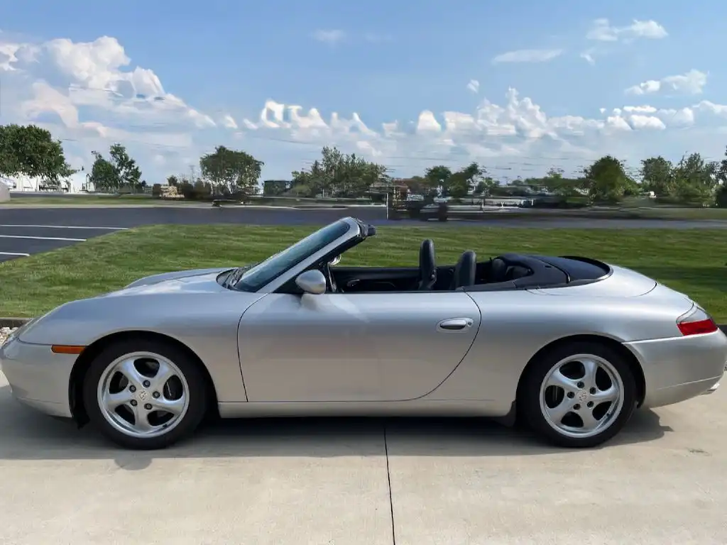 1999 Porsche 911 Carrera 4's photo