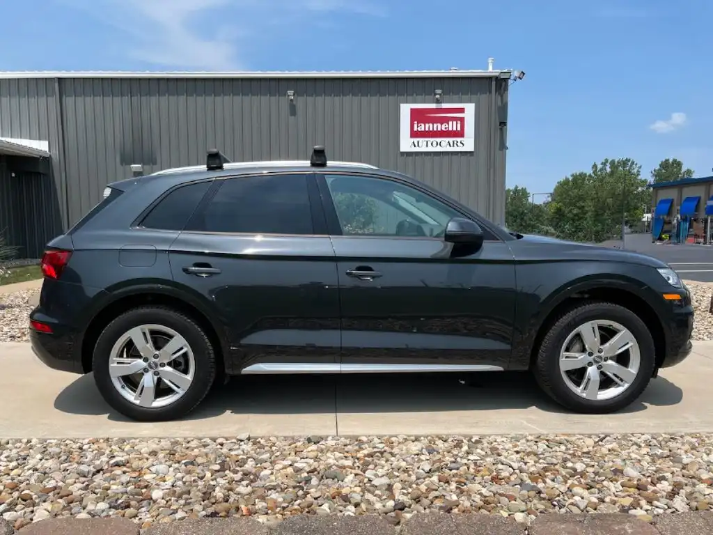 2018 Audi Q5 2.0T quattro S tronic Premium's photo