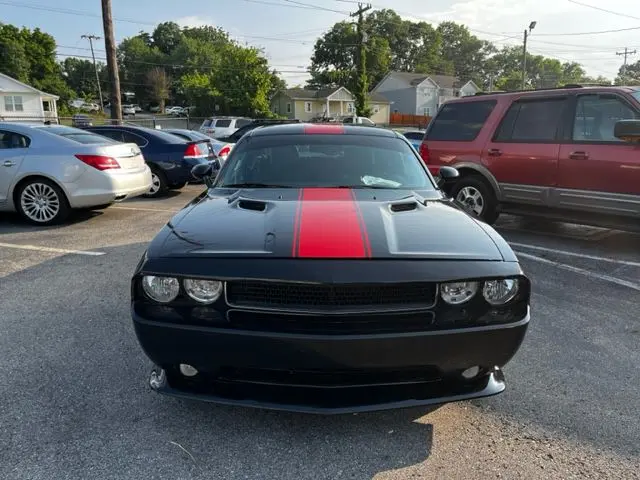 2012 Dodge Challenger SXT photo 3