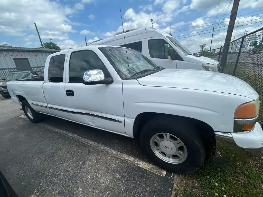 2002 GMC Sierra 2WD Extended Cab 6 1/2-ft SL|2WD Regular Cab 8-ft SL|2WD Extended Cab 8-ft SL's photo
