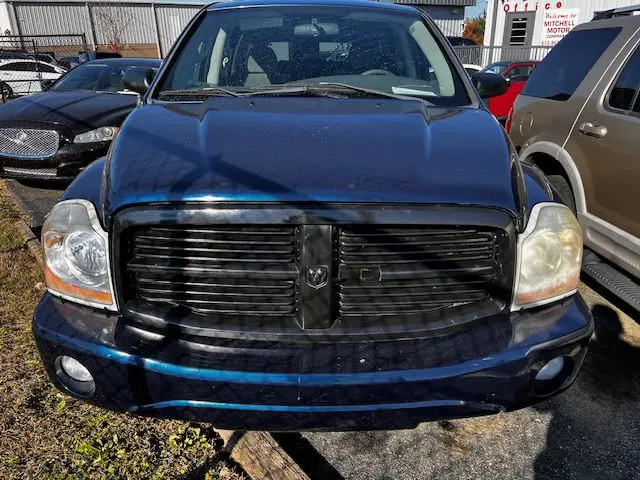 2005 Dodge Durango SLT photo 3