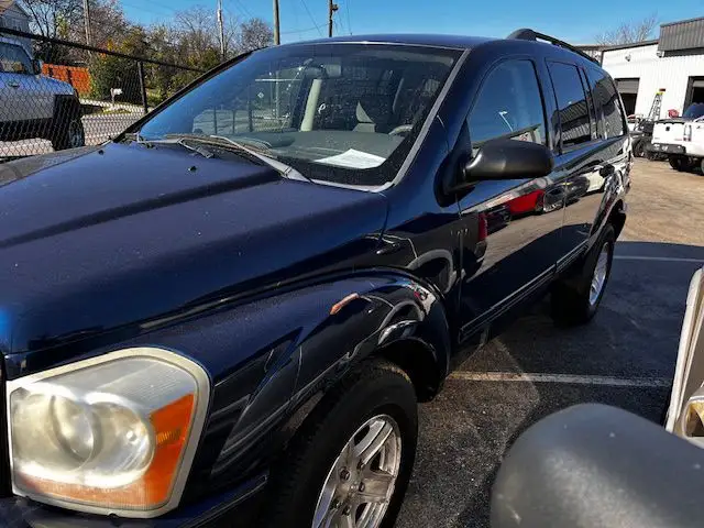 2005 Dodge Durango SLT photo 1