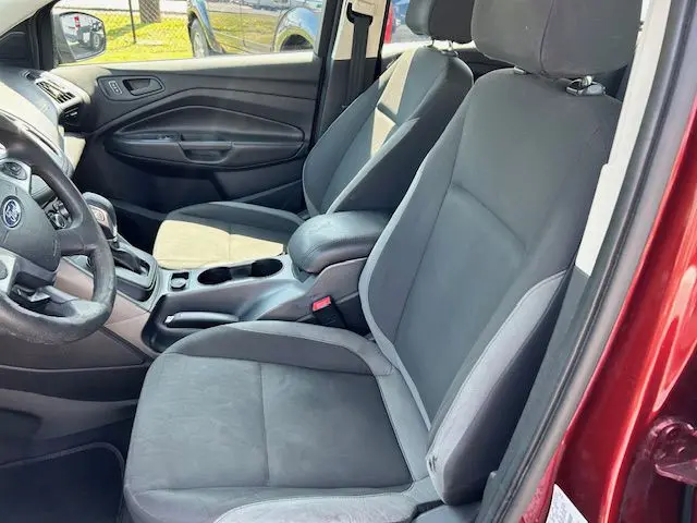 2014 Ford Escape S photo 4