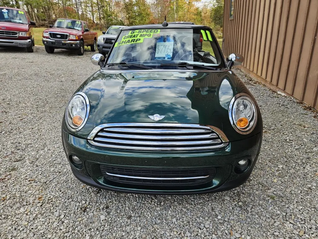 2011 MINI Cooper Base photo 3