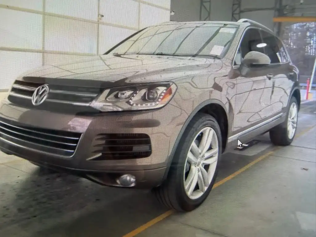 2013 Volkswagen Touareg Executive TDI's photo