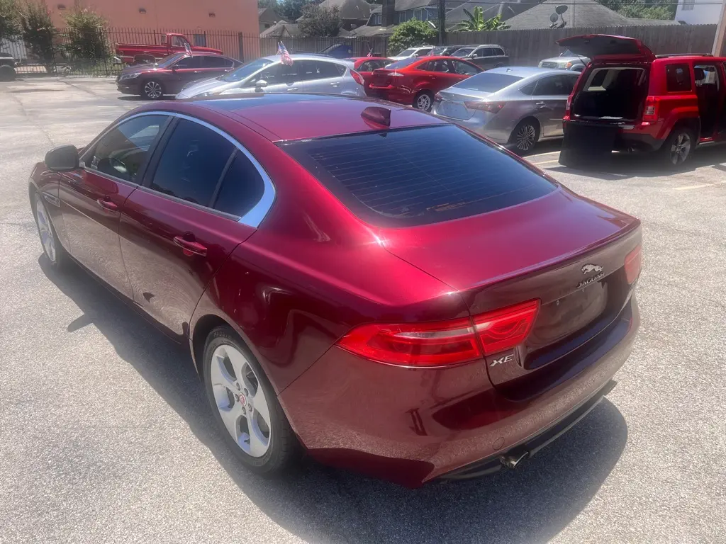 2017 Jaguar XE 25t photo 5