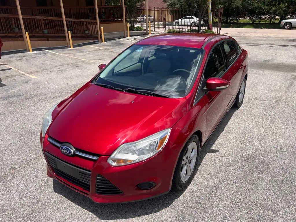 2014 Ford Focus Sedan SE's photo