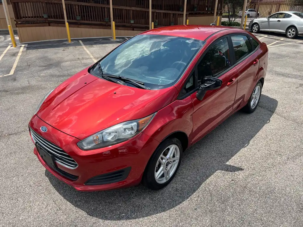 2018 Ford Fiesta SE Sedan's photo