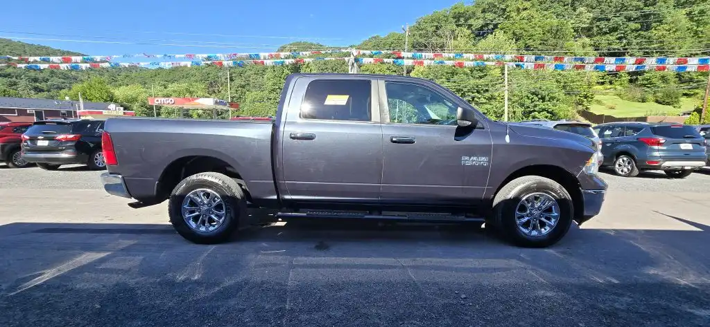 2013 RAM 1500 SLT 4WD Crew Cab's photo