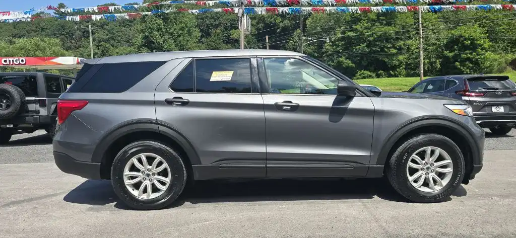 2021 Ford Explorer Base 4WD's photo