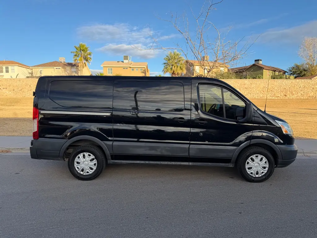 2017 Ford Transit 150 Van Low Roof Sliding Pass. 130 WB photo 5