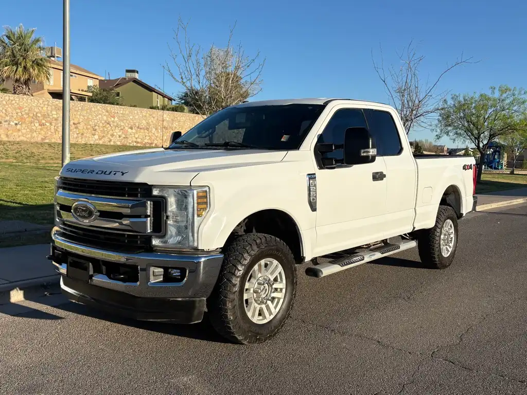 2018 Ford F-250 XLT 4x4 SuperCab 8' Box's photo