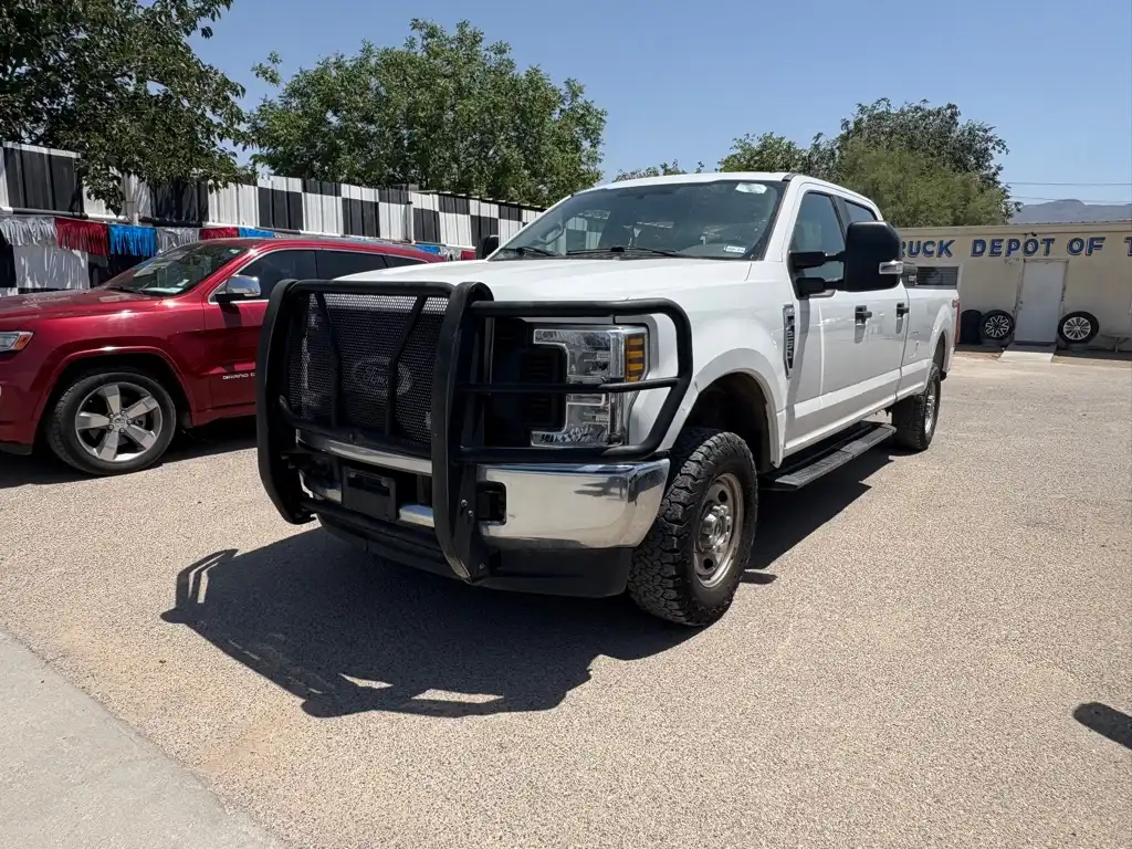 2018 Ford F-250 XL 4x4 Crew Cab 8' Box's photo