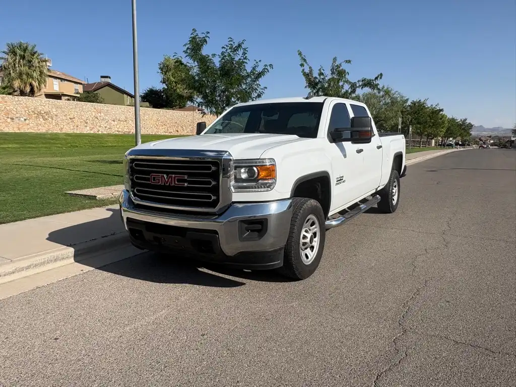 2018 GMC Sierra 4WD Crew Cab Long Box's photo